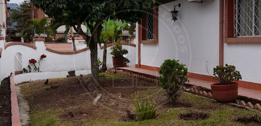Casa Urb. LAS TAPIAS, Mérida- Venezuela